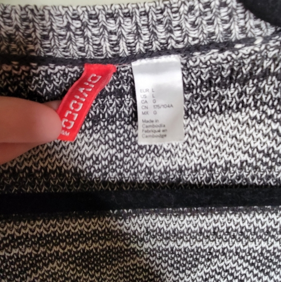 Long Cardigan - Picture 3 of 3